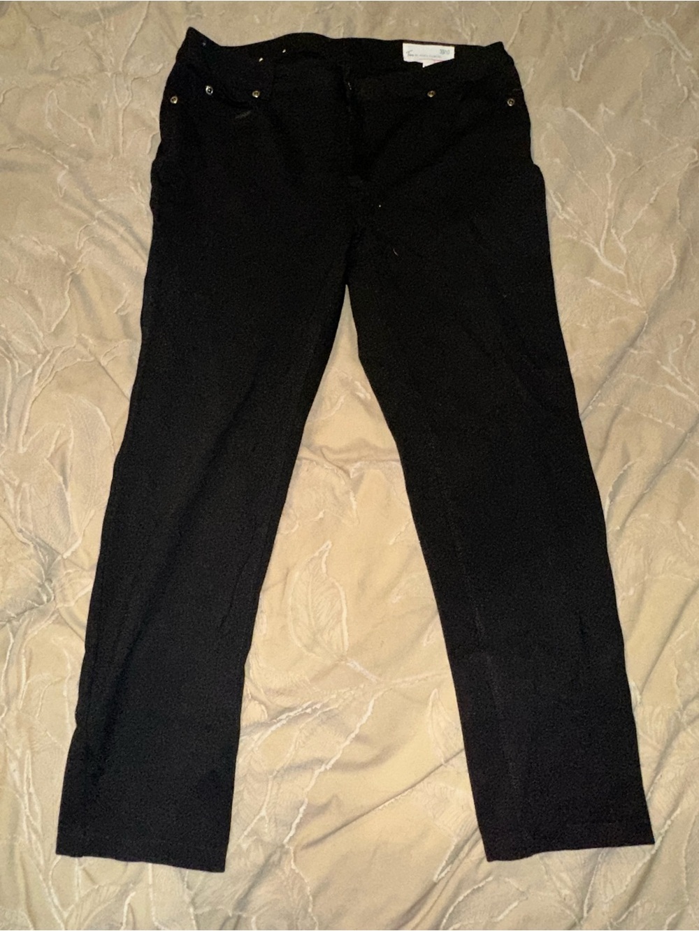 Women’s stretch Classic Black Straight-Leg Pants size 30